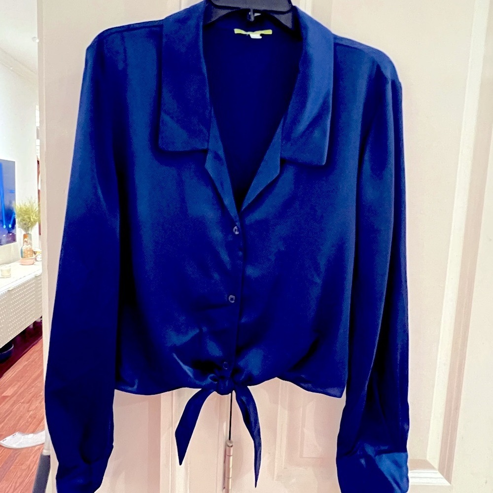 Gianni Bini Blue Satin Tie Hem Front Button Blouse Blue
